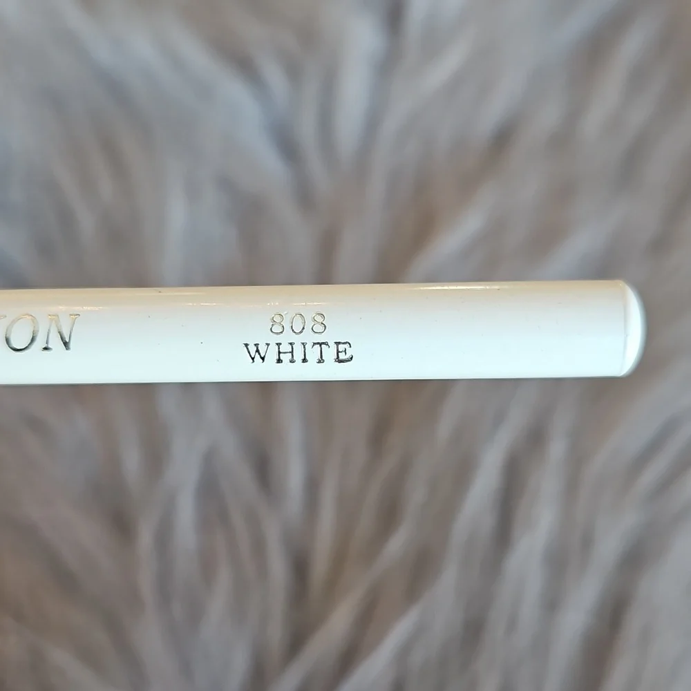 🆕️Love My Eyes Kohl-Kajal Eye Liner Soft Crayon 808 White